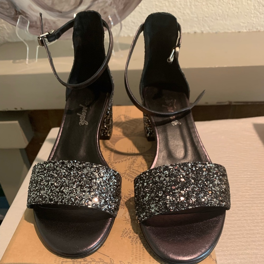 Free People Glitter Low-Heel, Open-toe shoes.  Excellent condition.